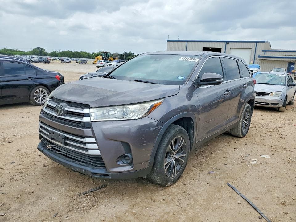 2019 TOYOTA HIGHLANDER LE