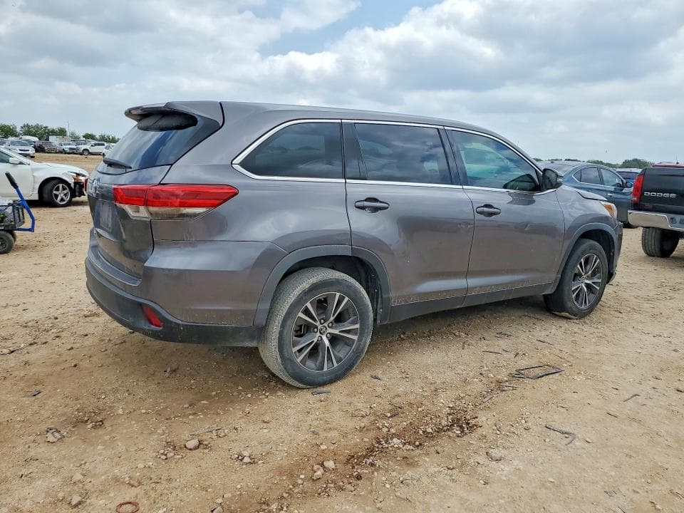 2019 TOYOTA HIGHLANDER LE 3
