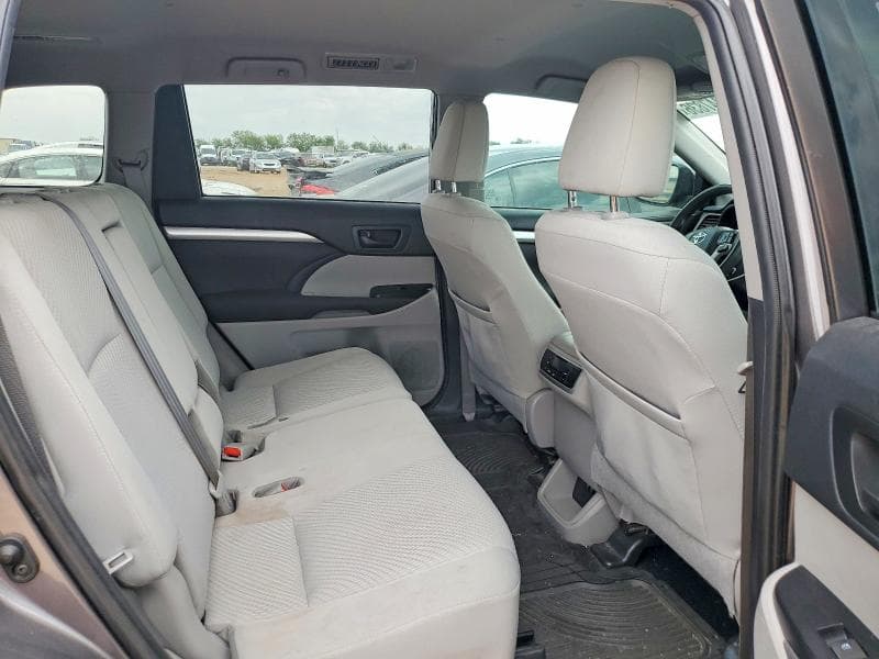 2019 TOYOTA HIGHLANDER LE 10