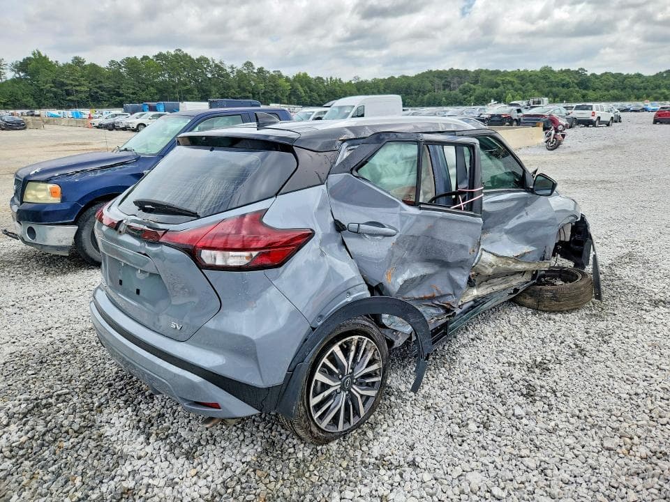 2024 NISSAN KICKS SV 3