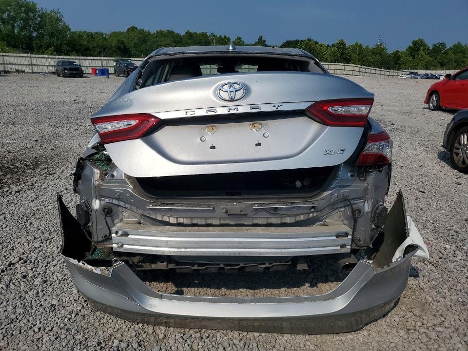 2019 TOYOTA CAMRY XLE 6