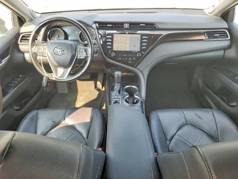 2019 TOYOTA CAMRY XLE 8