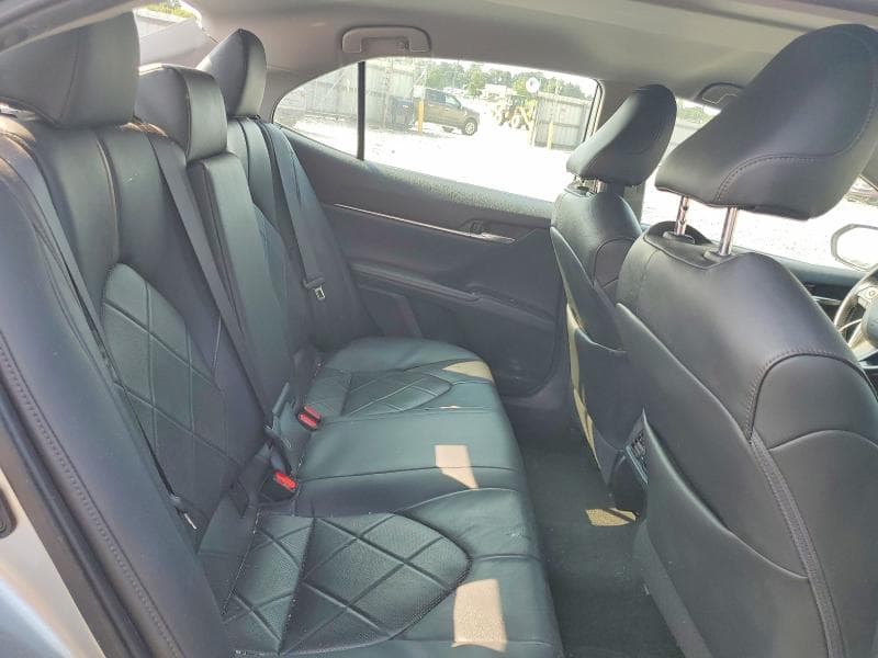 2019 TOYOTA CAMRY XLE 10