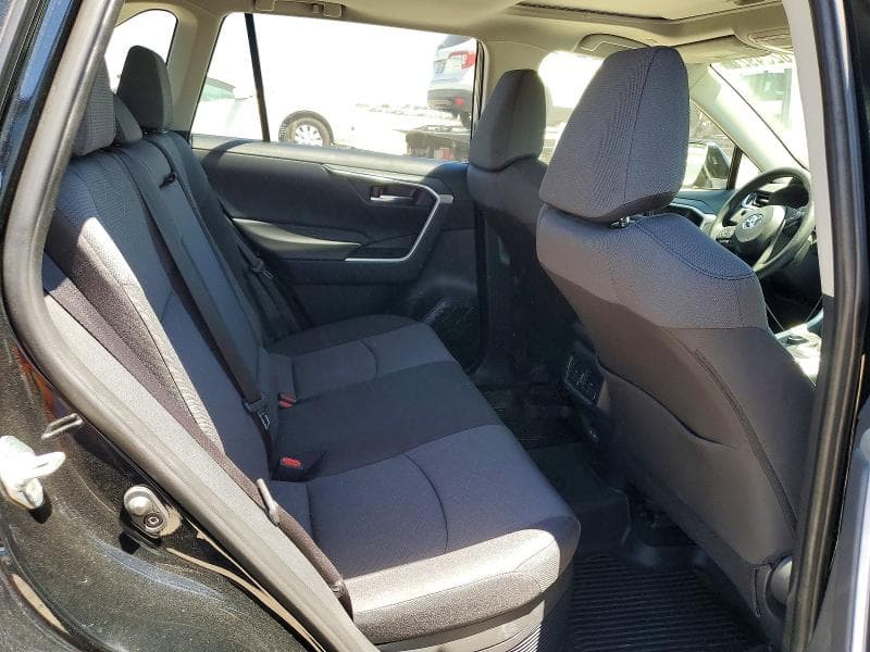 2024 TOYOTA RAV4 HYBRID XLE 10