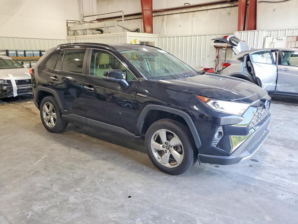 2020 TOYOTA RAV4 LIMITED 4