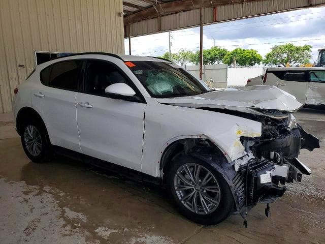 2022 ALFA ROMEO STELVIO 4