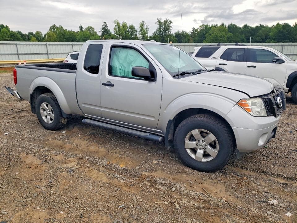 2018 NISSAN FRONTIER SV V6 4