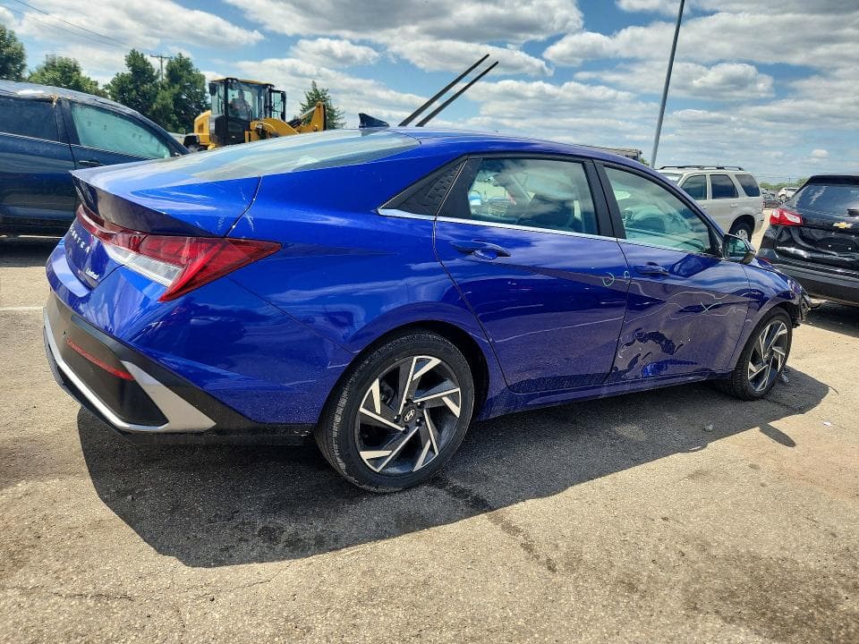 2024 HYUNDAI ELANTRA LIMITED 3