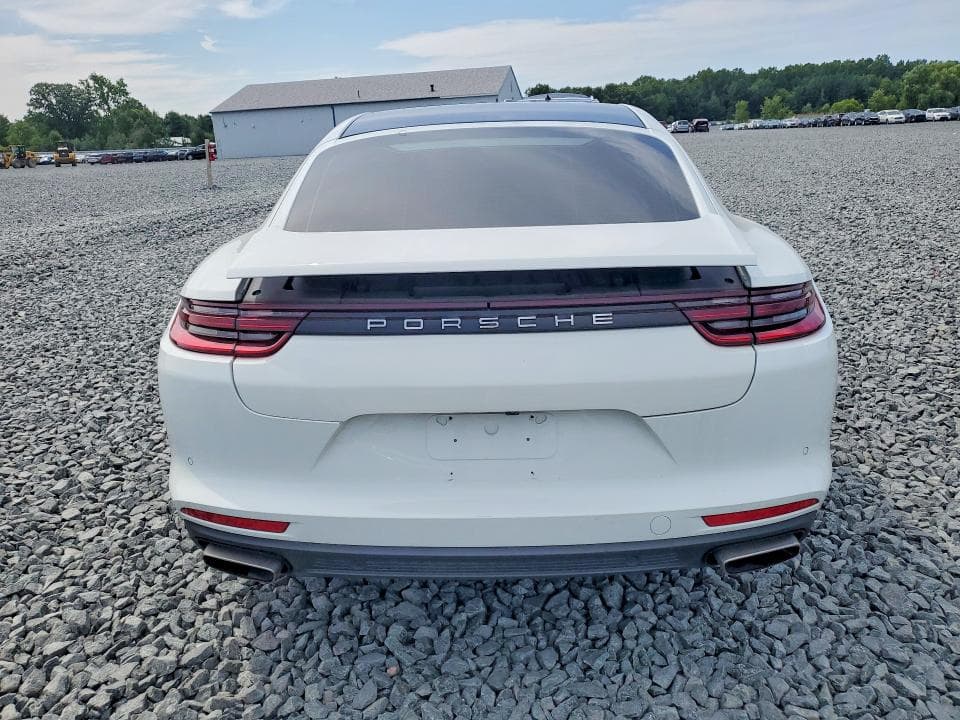 2018 PORSCHE PANAMERA 4 6