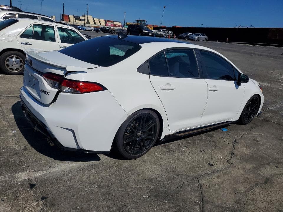 2021 TOYOTA COROLLA SE 3