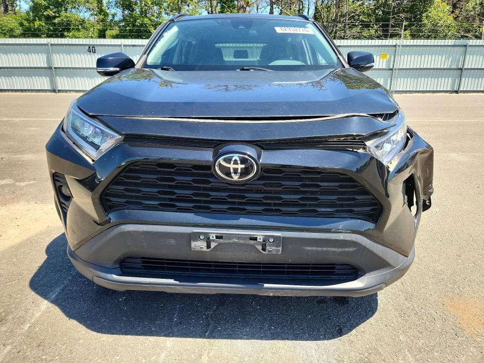 2021 TOYOTA RAV4 XLE 5