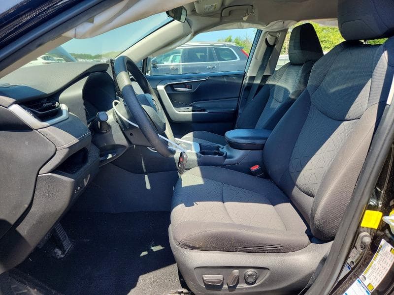 2021 TOYOTA RAV4 XLE 7