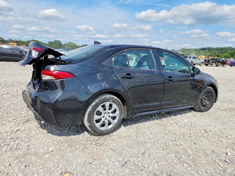 2022 TOYOTA COROLLA LE 3