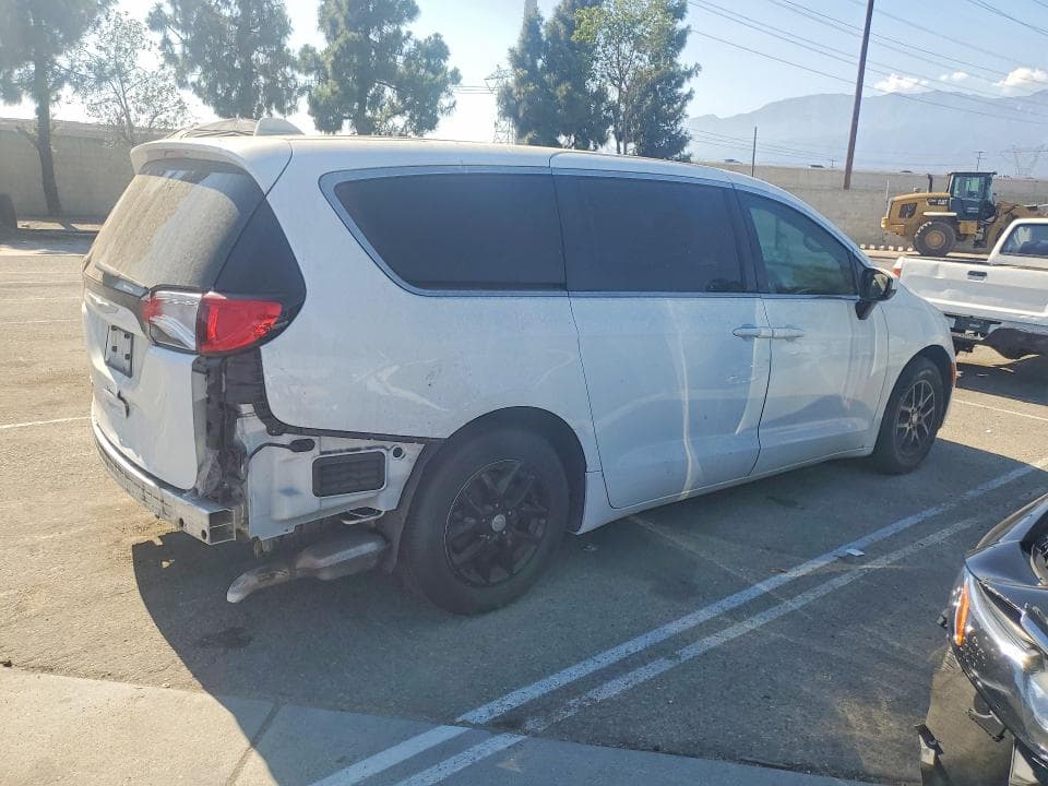 2019 CHRYSLER PACIFICA LX 3