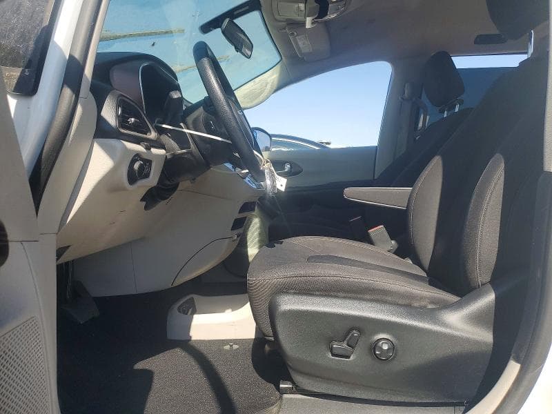 2019 CHRYSLER PACIFICA LX 7