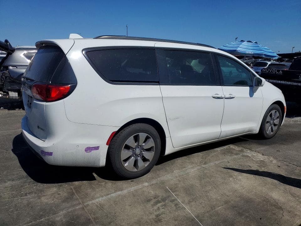 2018 CHRYSLER PACIFICA HYBRID LIMITED 3
