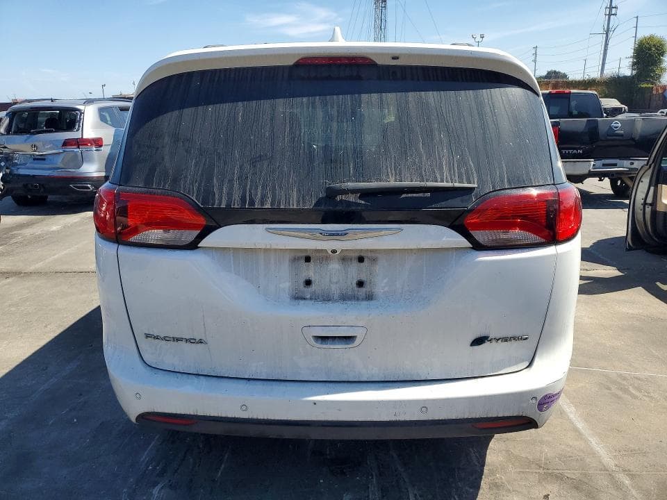 2018 CHRYSLER PACIFICA HYBRID LIMITED 6