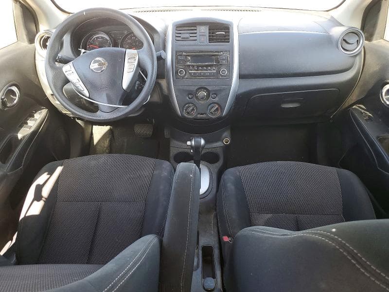 2017 NISSAN VERSA 1.6 SV 1.6 SV 8