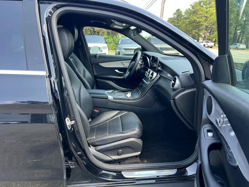 2022 MERCEDES-BENZ GLC 300 4MATIC 5