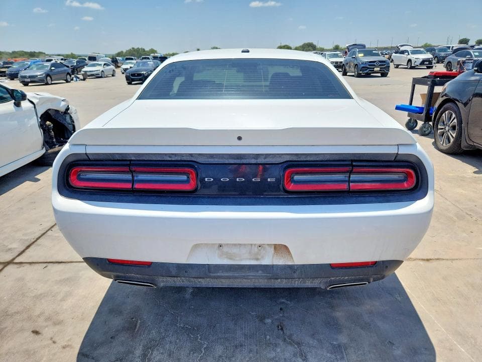 2017 DODGE CHALLENGER SXT 6