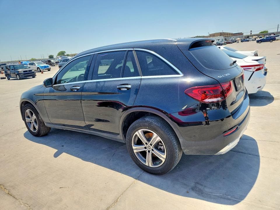 2021 MERCEDES-BENZ GLC 300 2