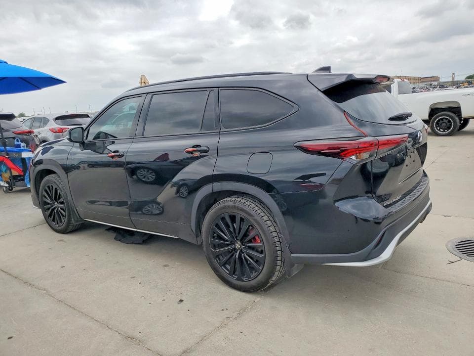2024 TOYOTA HIGHLANDER XSE 2