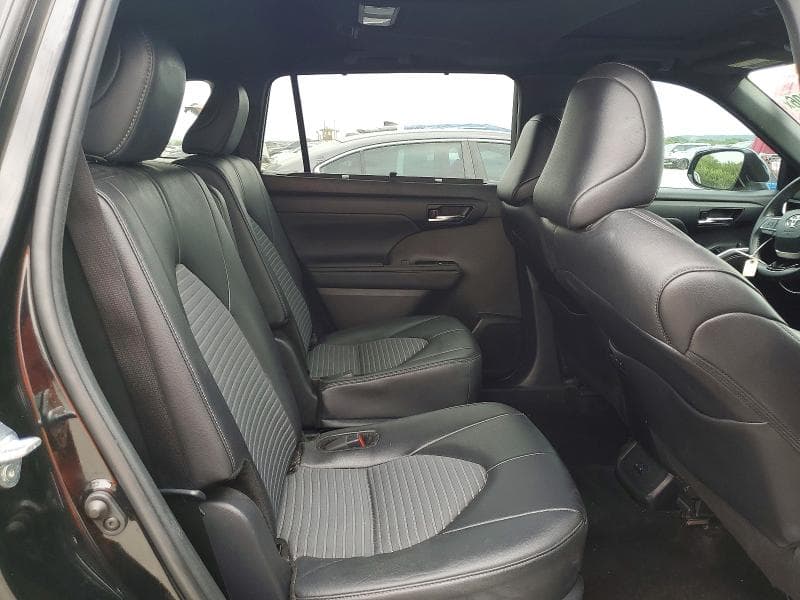2024 TOYOTA HIGHLANDER XSE 11
