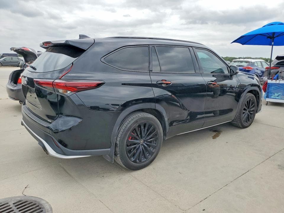 2024 TOYOTA HIGHLANDER XSE 3