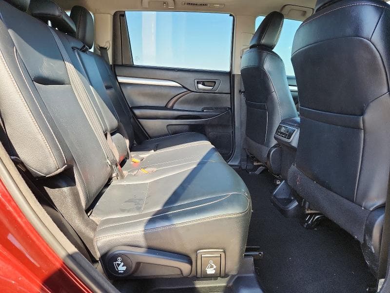 2018 TOYOTA HIGHLANDER XLE 11