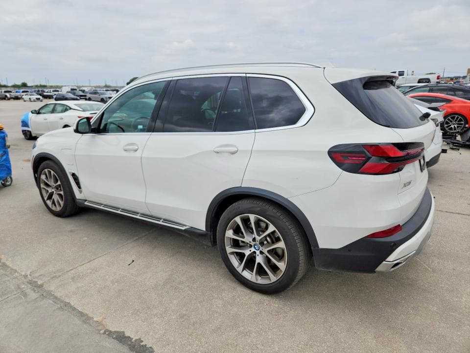 2025 BMW X5 XDRIVE50E 2