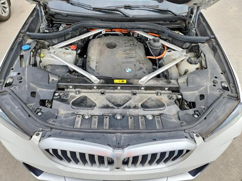 2025 BMW X5 XDRIVE50E 12
