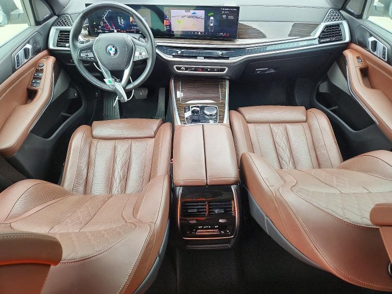 2025 BMW X5 XDRIVE50E 8