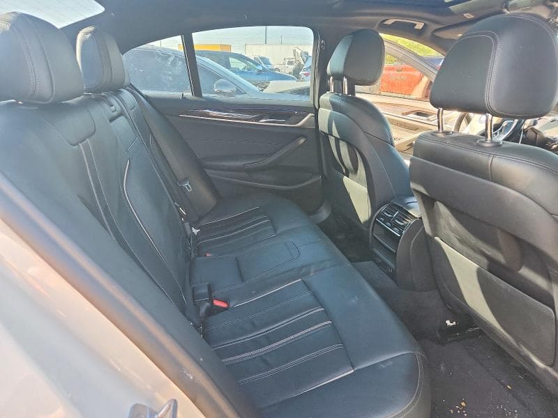 2019 BMW 530 XI 10