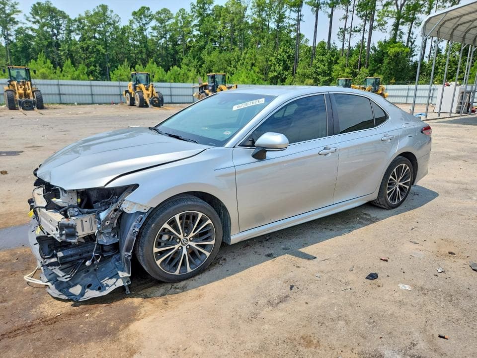 2018 TOYOTA CAMRY SE - 1