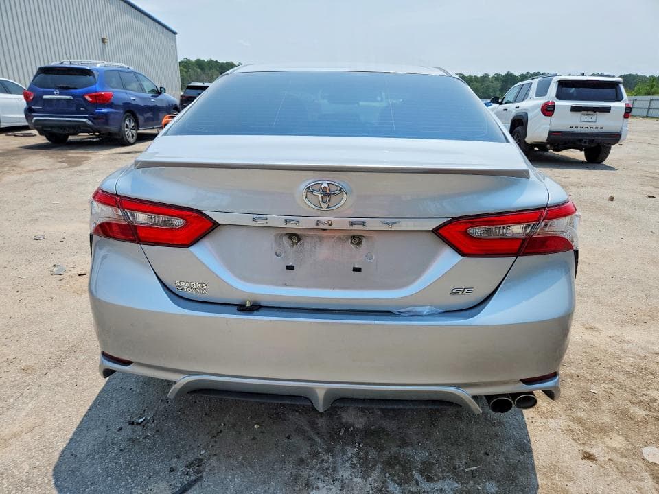 2018 TOYOTA CAMRY SE 6