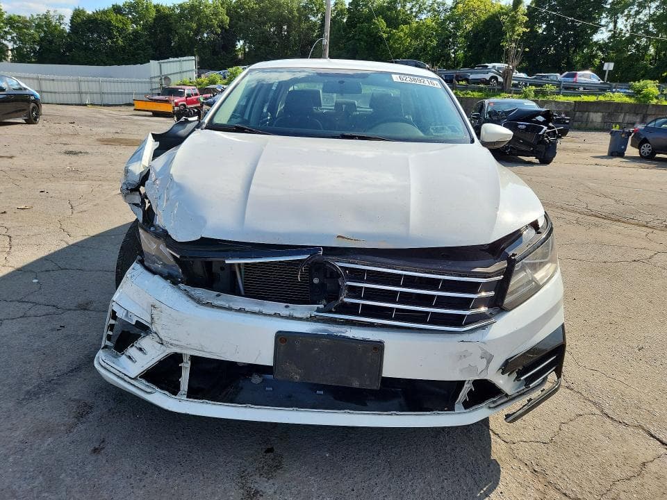 2017 VOLKSWAGEN PASSAT R-LINE 5