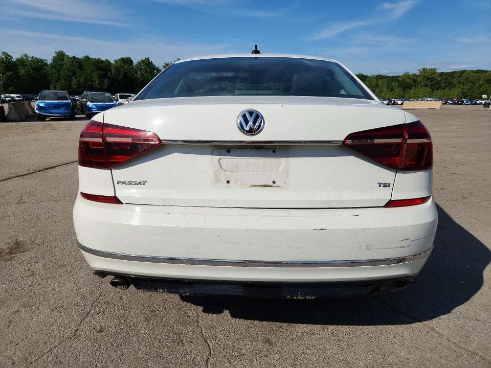 2017 VOLKSWAGEN PASSAT R-LINE 6