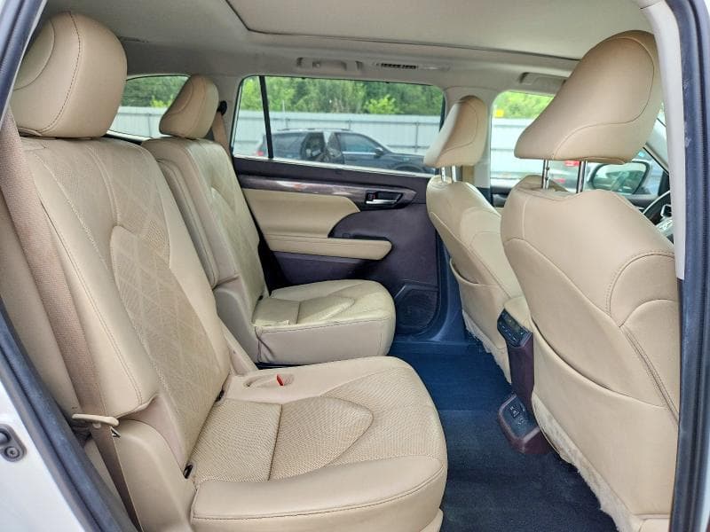 2020 TOYOTA HIGHLANDER PLATINUM 11