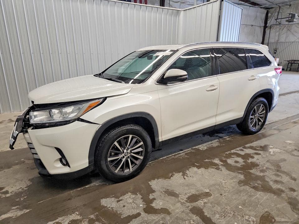 2019 TOYOTA HIGHLANDER XLE - 1