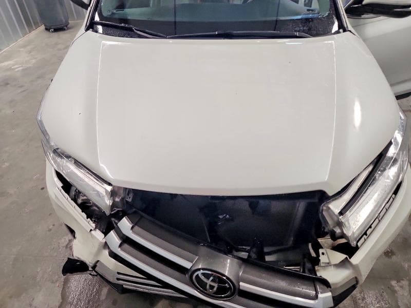 2019 TOYOTA HIGHLANDER XLE 12