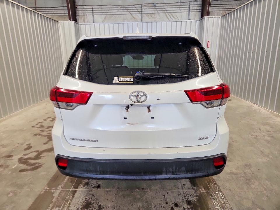 2019 TOYOTA HIGHLANDER XLE 6