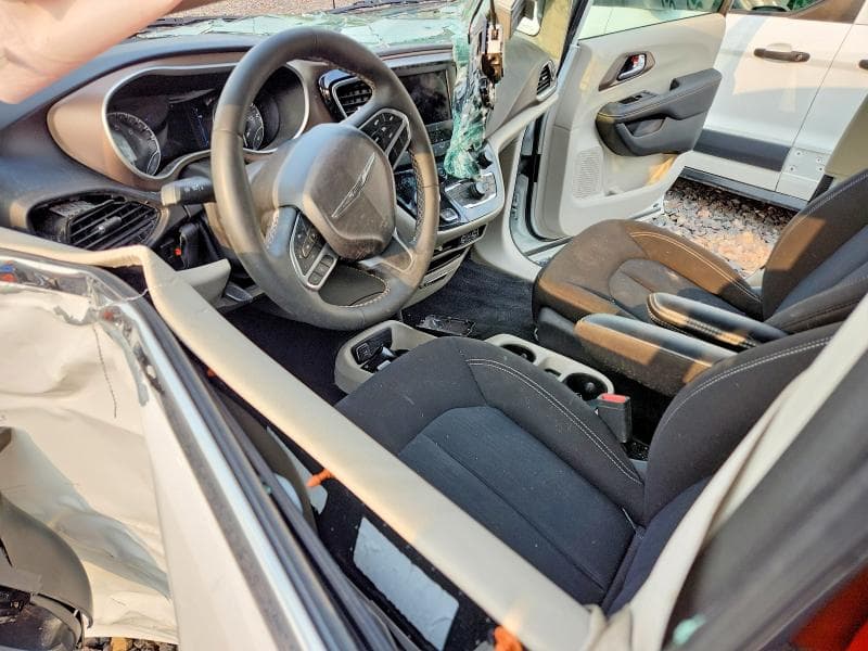 2024 CHRYSLER VOYAGER LX 7