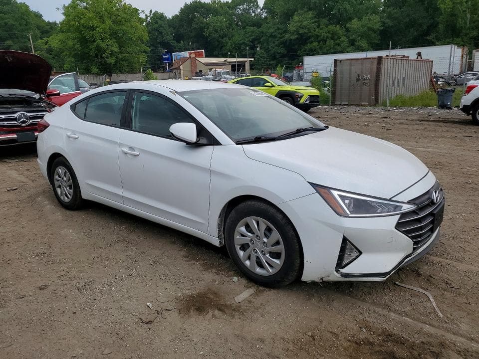 2019 HYUNDAI ELANTRA SE 4