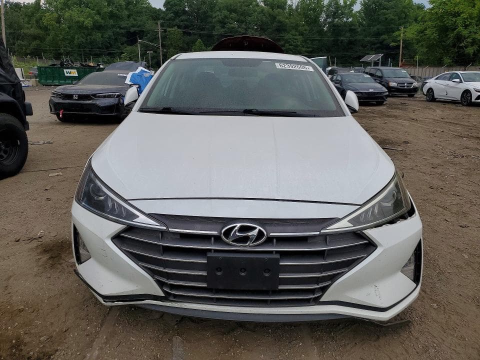 2019 HYUNDAI ELANTRA SE 5