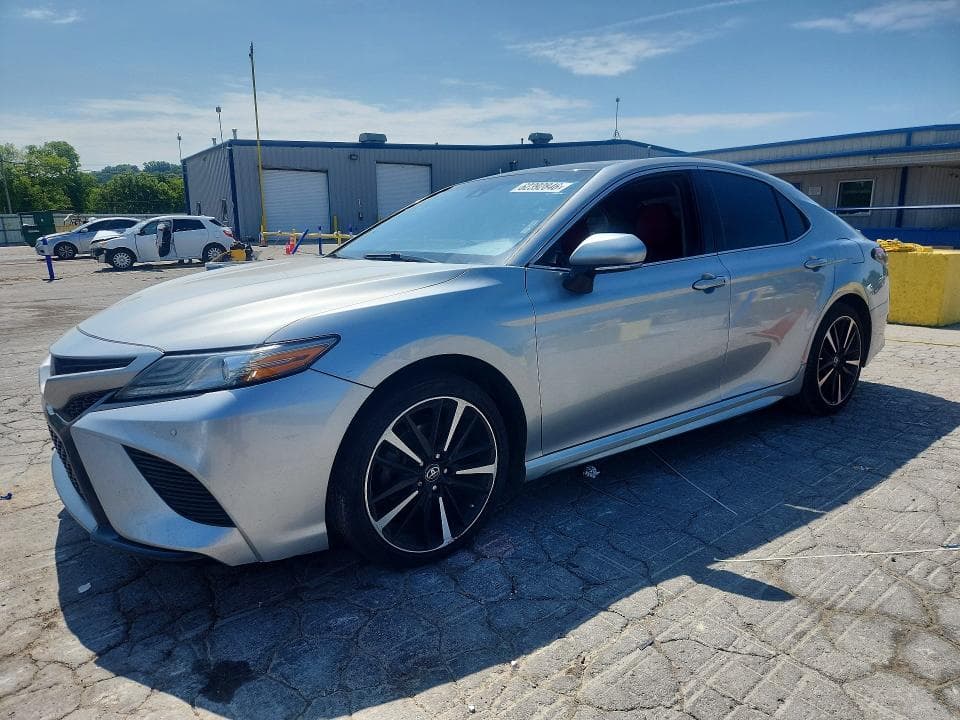 2018 TOYOTA CAMRY XSE - 1