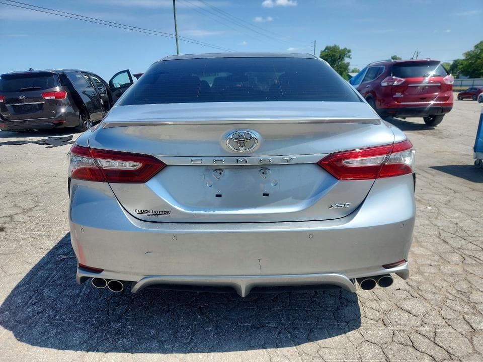 2018 TOYOTA CAMRY XSE 6