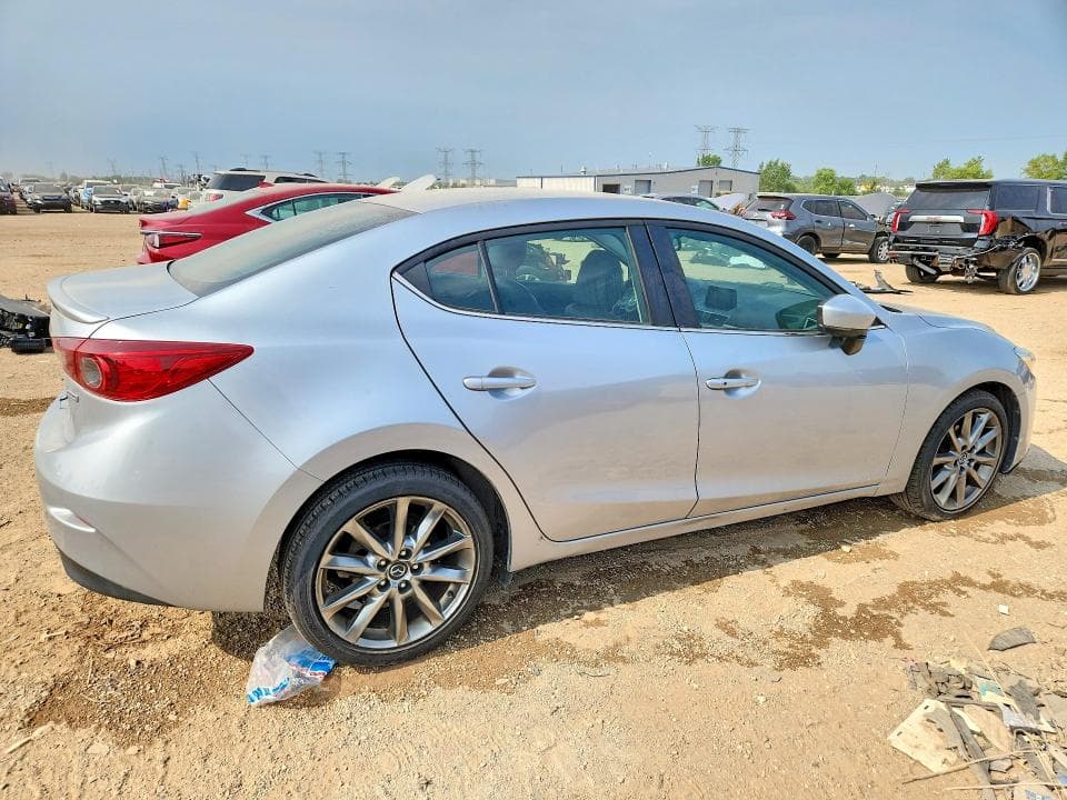 2018 MAZDA 3 TOURING 3