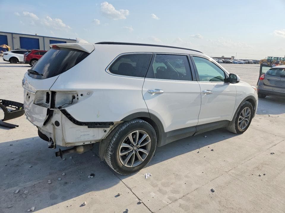 2017 HYUNDAI SANTA FE SE 3