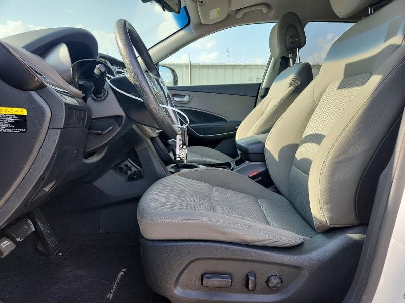 2017 HYUNDAI SANTA FE SE 7