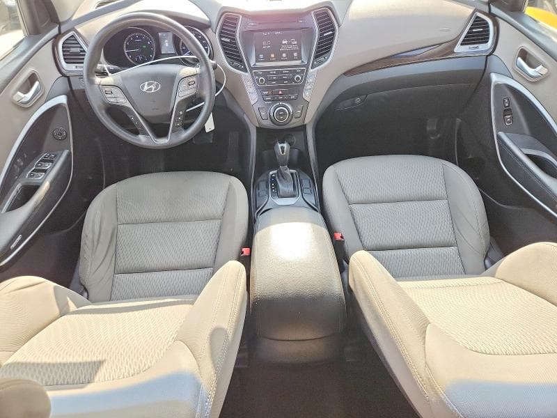 2017 HYUNDAI SANTA FE SE 8